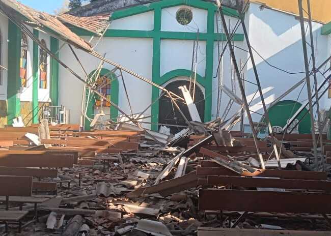 Erdbebenhilfe Kolumbien / FMA Kolumbien Vom Erdbeben schwer beschädigte Kapelle im Stadtteil Puerto Mallarino in Cali.